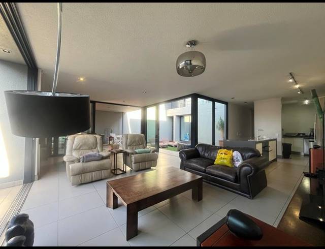 4 BEDROOM PROPERTY TO RENT IN WATERKLOOF RIDGE